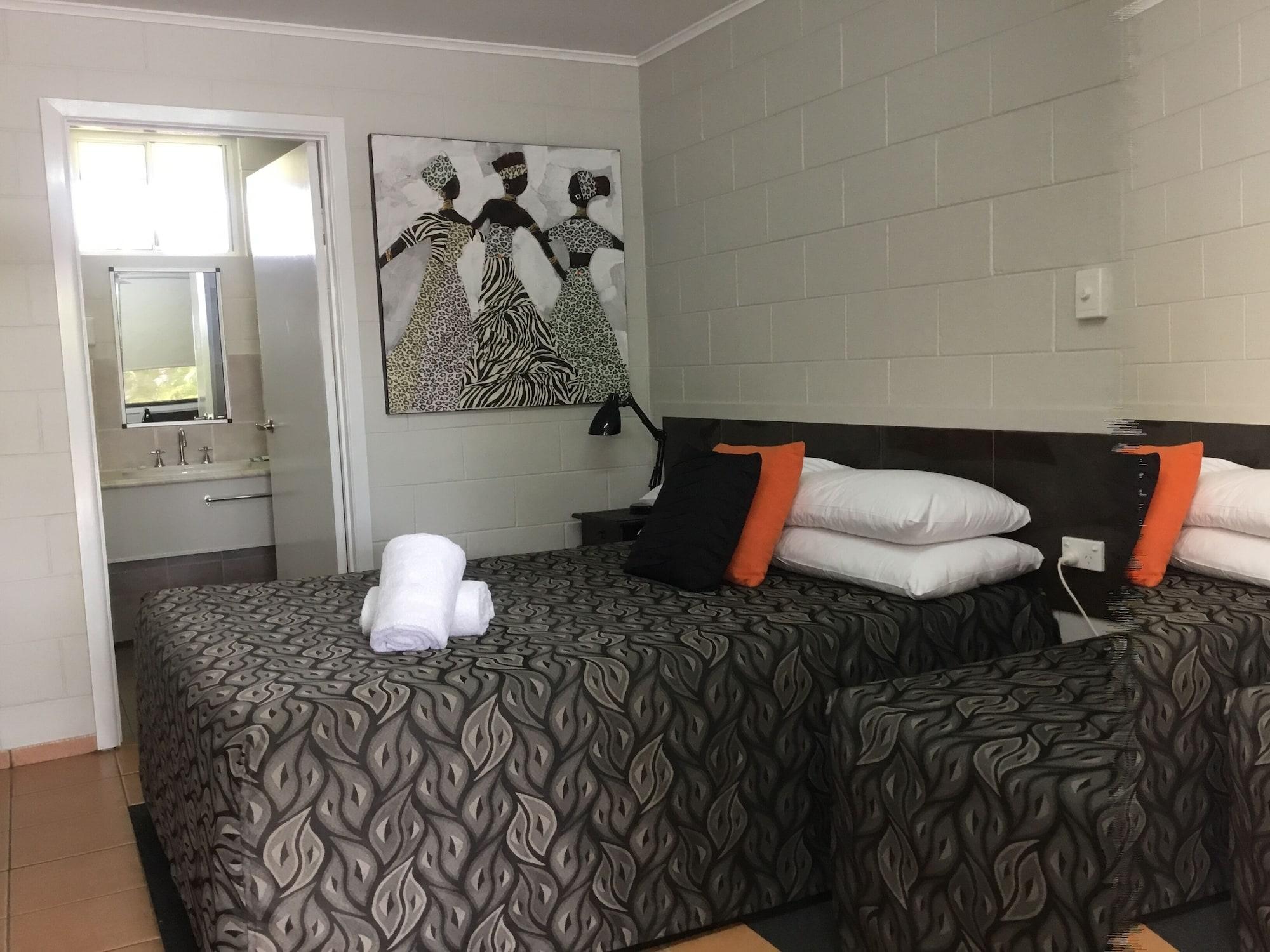 Golden Palms Motor Inn Bundaberg Exterior foto
