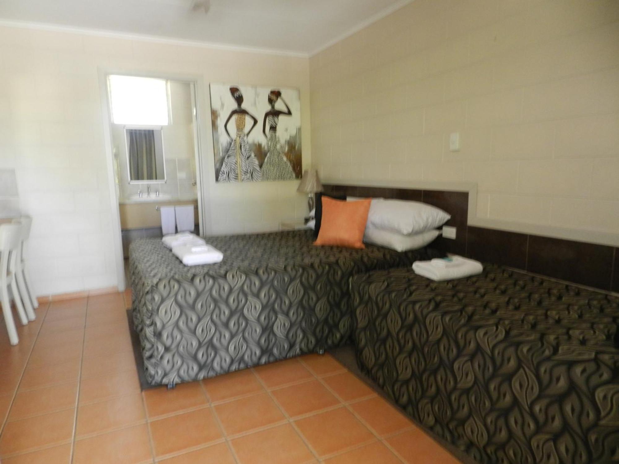Golden Palms Motor Inn Bundaberg Zimmer foto