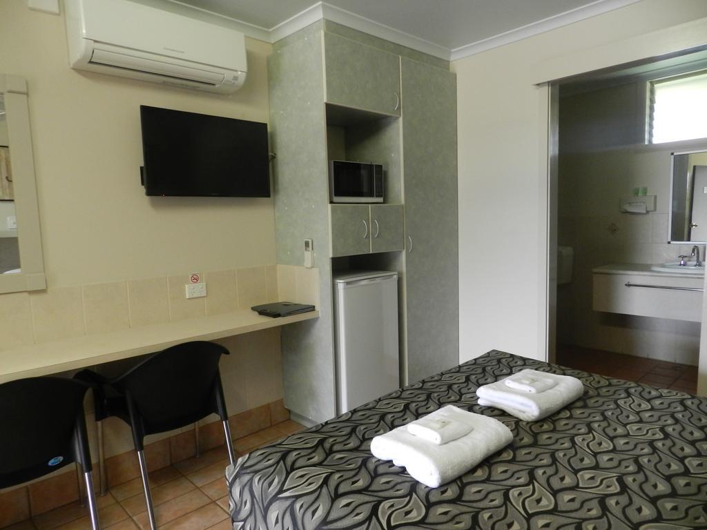 Golden Palms Motor Inn Bundaberg Exterior foto
