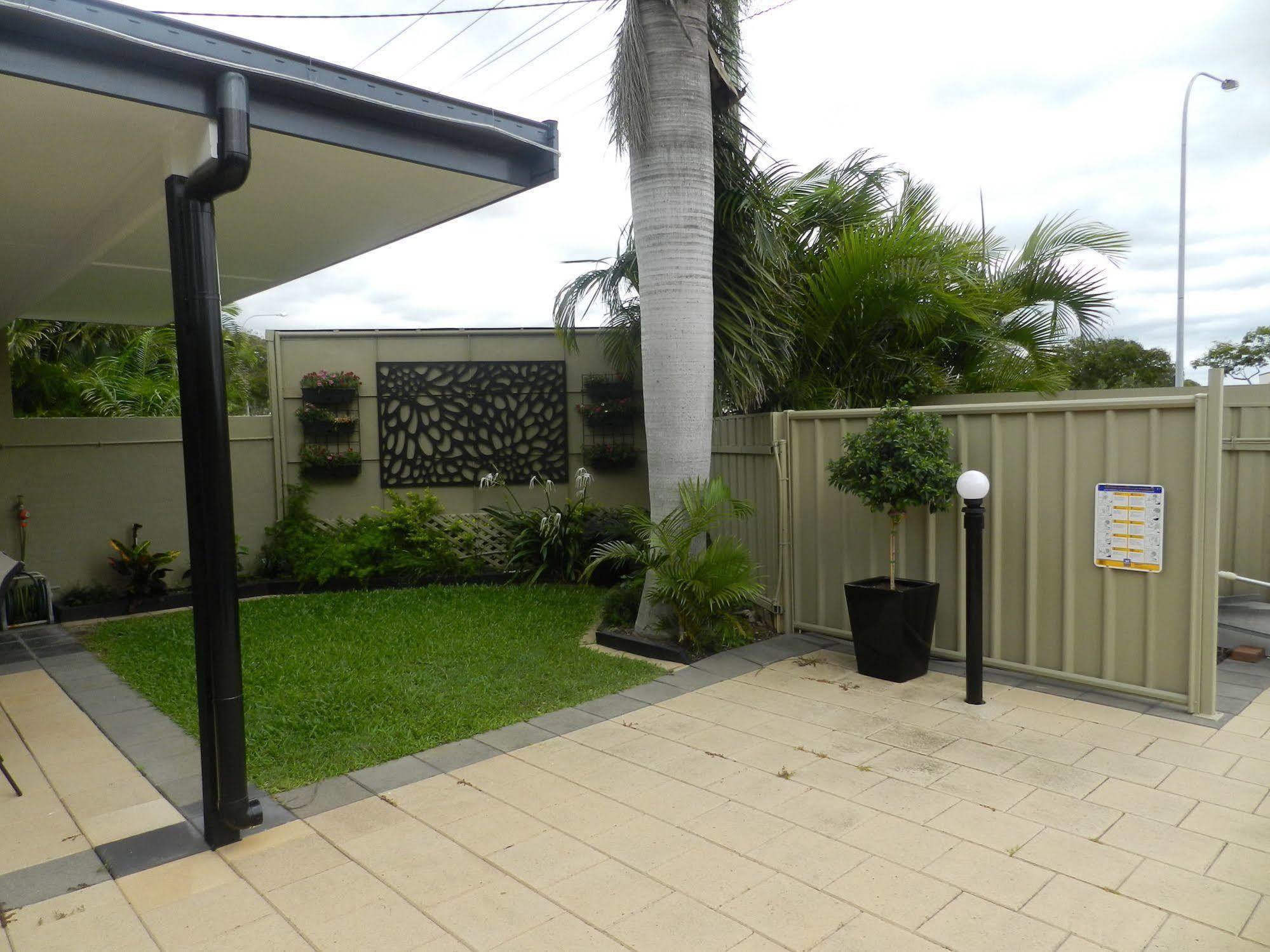 Golden Palms Motor Inn Bundaberg Exterior foto